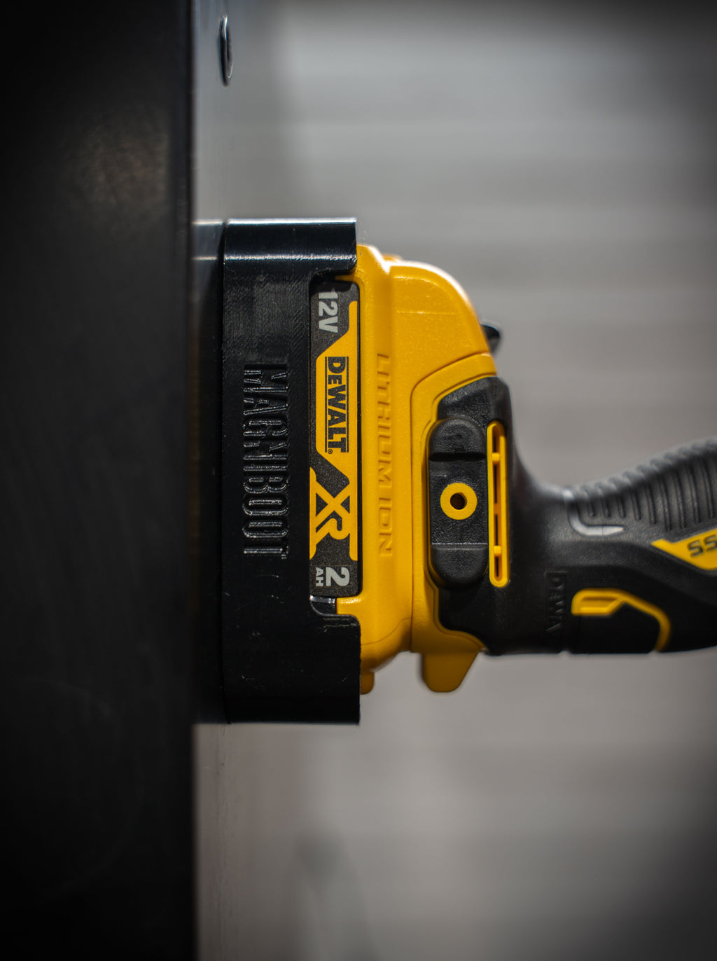 DeWalt XR & G-Series Magnetic Boot 12V 2/3AH