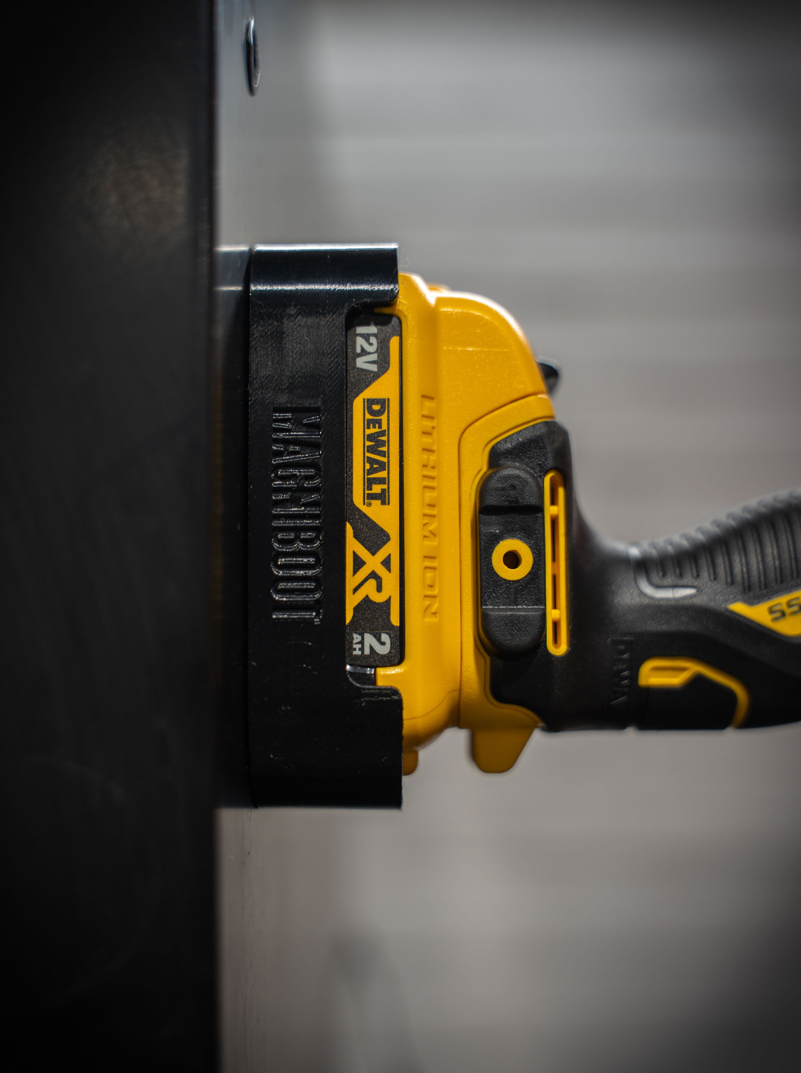 DeWalt XR & G-Series Magnetic Boot 12V 2/3AH